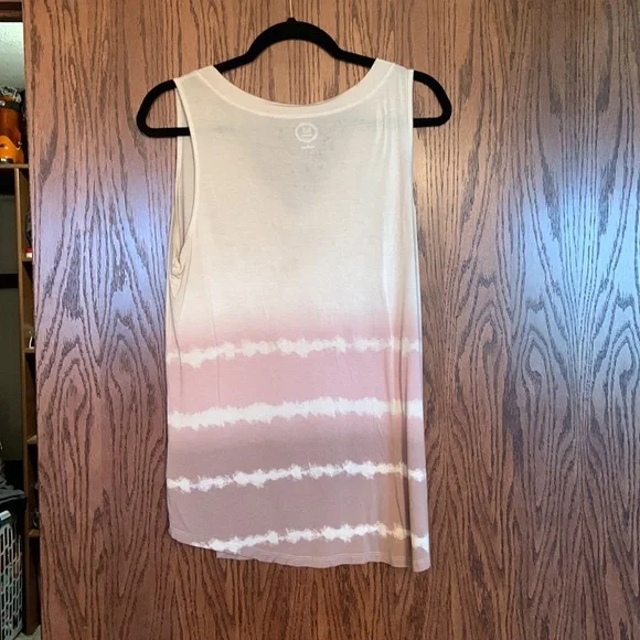 Ombré Tank - Picture 2 of 2